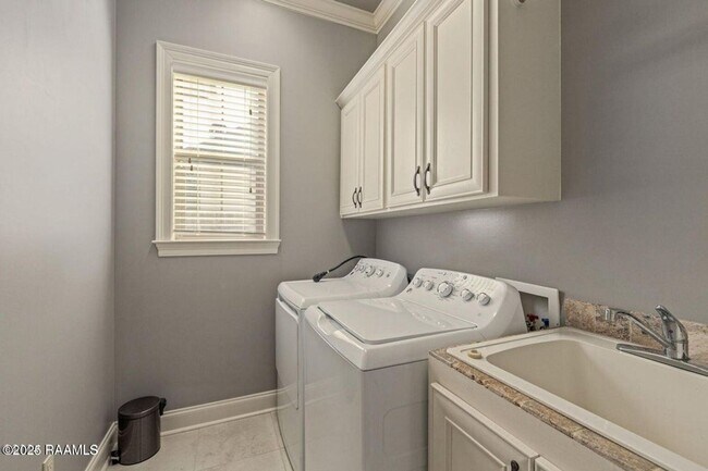 Building Photo - 216 Croft Row