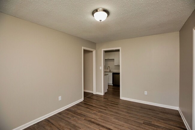 Building Photo - ** 4 Bed 2 Bath located in Ridgefield **Call 334-366-9198 to schedule a self tour