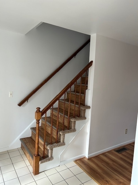 Building Photo - 347 Green Rock