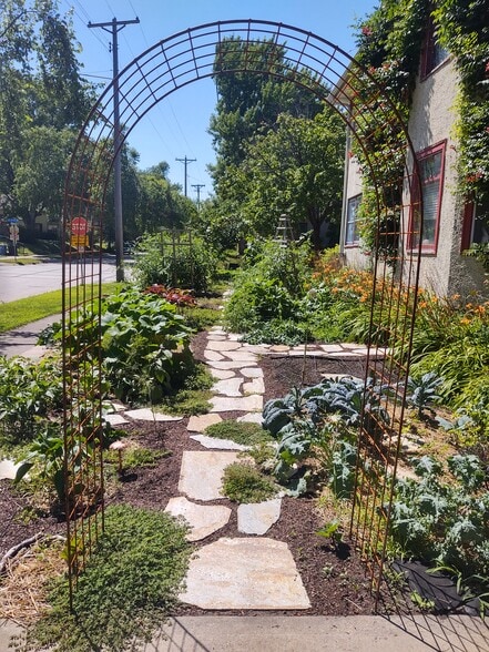 Vegetable garden - 2847 31st Avenue South