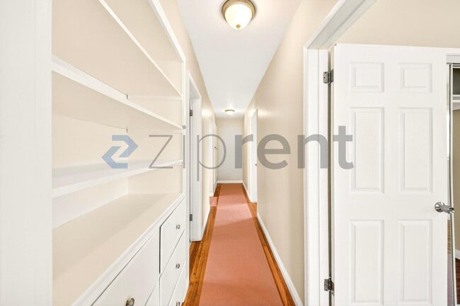 Building Photo - 1200 E Elgenia Ave