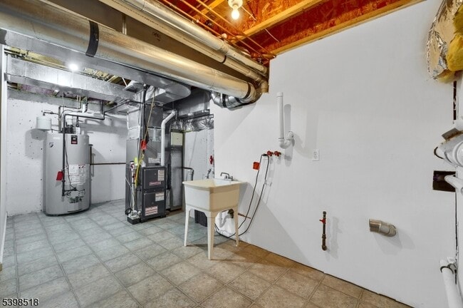 Building Photo - 28 Henning Terrace