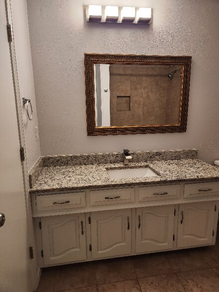 Building Photo - 2320 Kidwell Cir