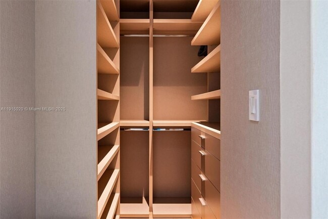 Building Photo - 77 SW 18th Terrace