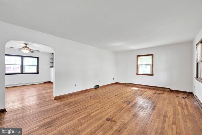 Building Photo - 27 Roselle Ave