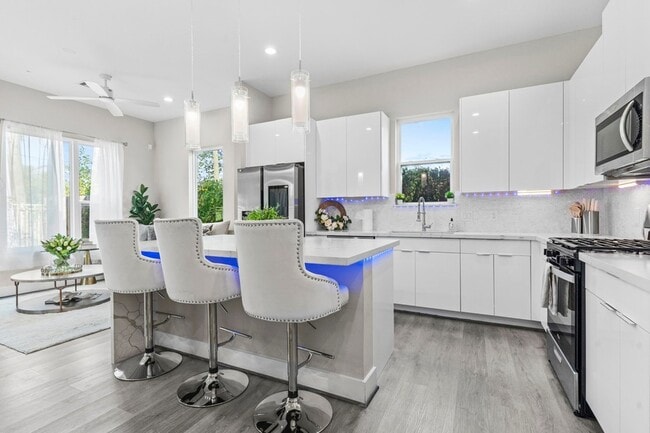 Building Photo - 851 Prosper St