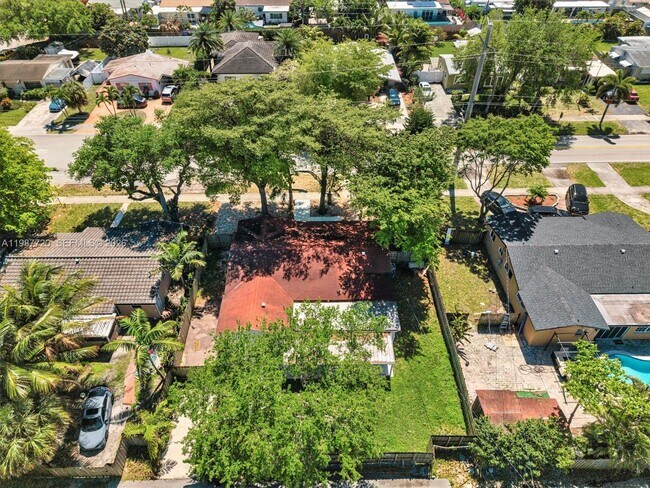 Building Photo - 3193 Taft St