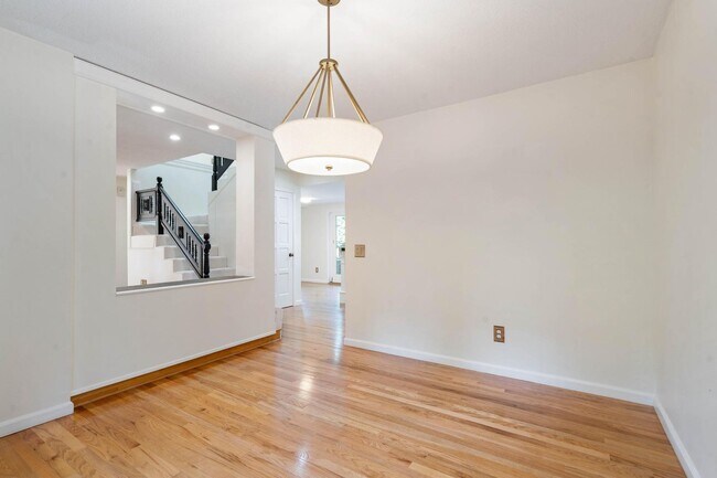 Building Photo - 13745 Cameo Ct