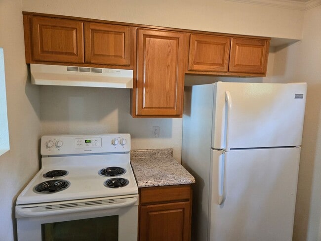 Building Photo - 2 bedroom 1 bath