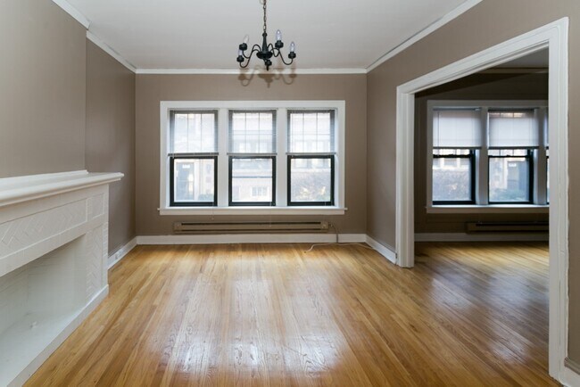 Building Photo - 1322 Oak Ave