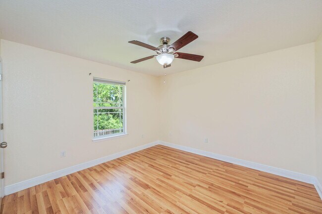 Building Photo - 618 Territory Ln