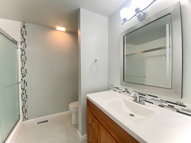 Building Photo - Elegant Fremont Weibel Home with Fruit-Fil...