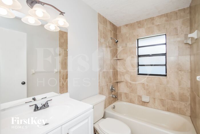 Building Photo - 1377 Prum Ave NW