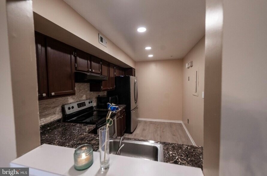 Building Photo - 13909 King Gregory Way