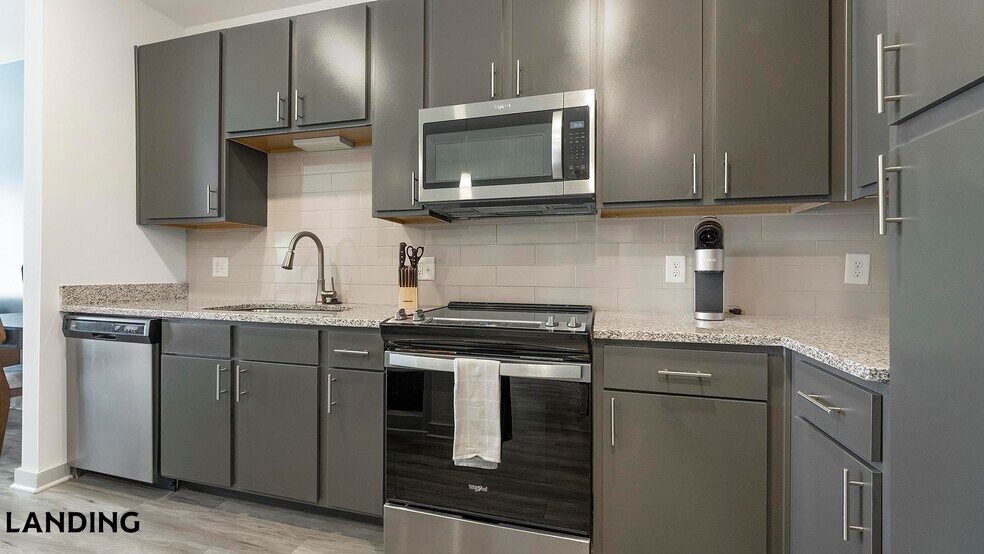 Building Photo - 6000 Front St