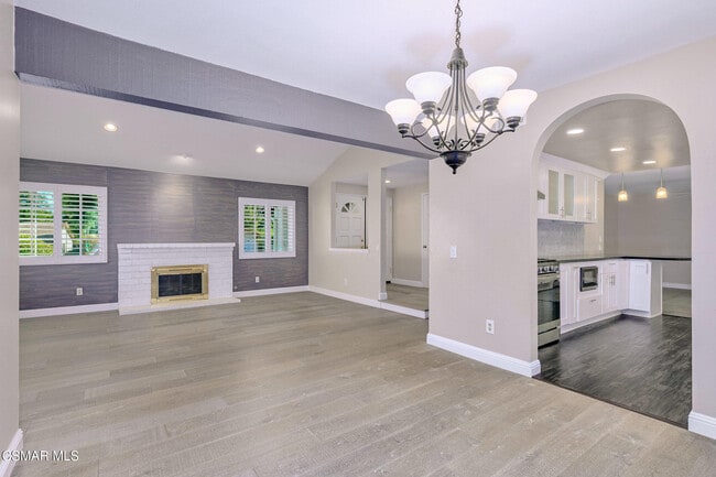 Building Photo - 6058 Hedgewall Dr