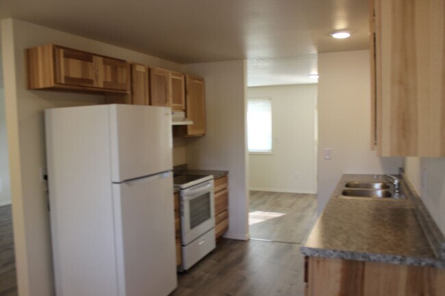 Building Photo - 3 Bed 2 Bath Hillsboro Ranch