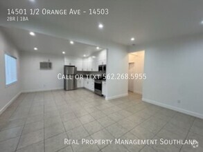 Building Photo - 2 Bed/ 1 Bath Apartment in Paramount For R...