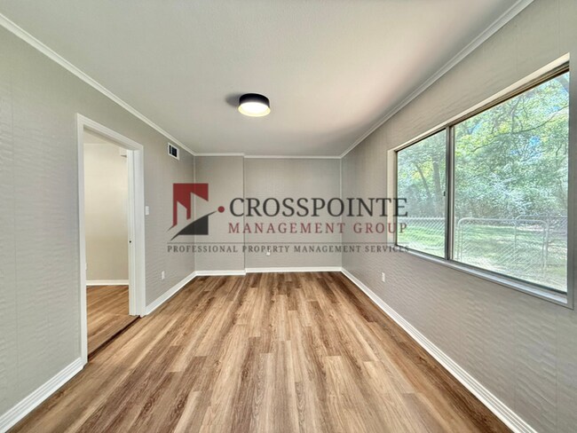 Building Photo - Charming 2 Bedroom, 1 Bathroom Home with a Bonus Room!