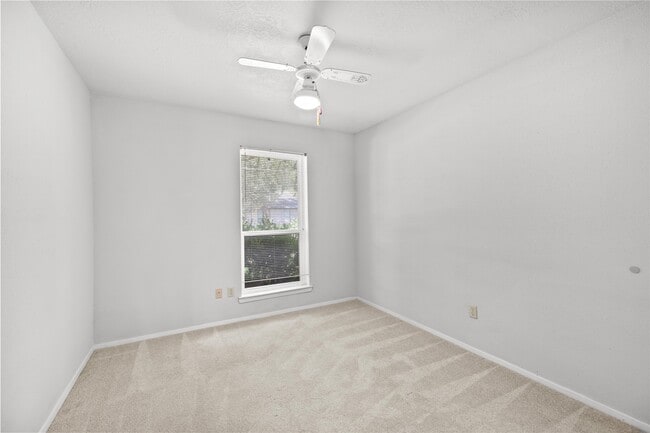 Building Photo - 10219 Staghill Dr