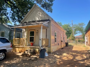Building Photo - 1415 N Jones St
