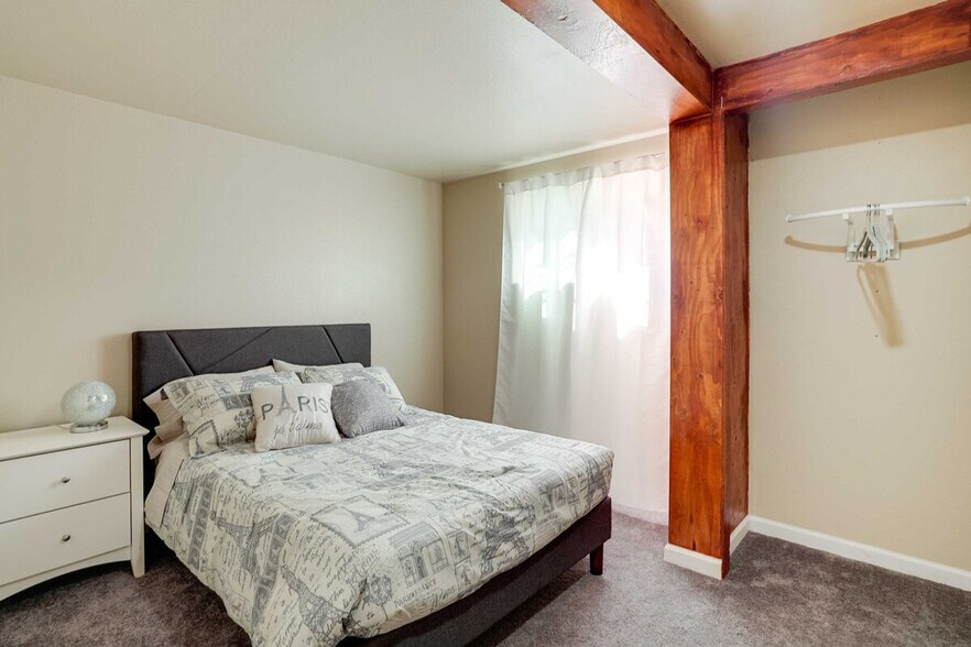 Building Photo - 5055 Old Dublin Rd