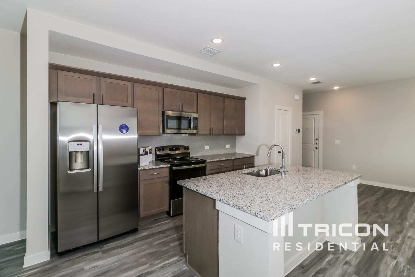Building Photo - 637 Raglands Rd