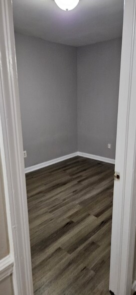 Building Photo - 102 Batiste Garden Cir