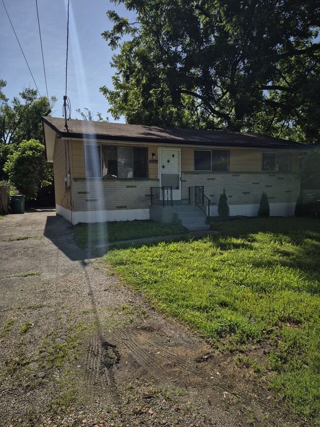 Building Photo - 10078 Green Valley Dr