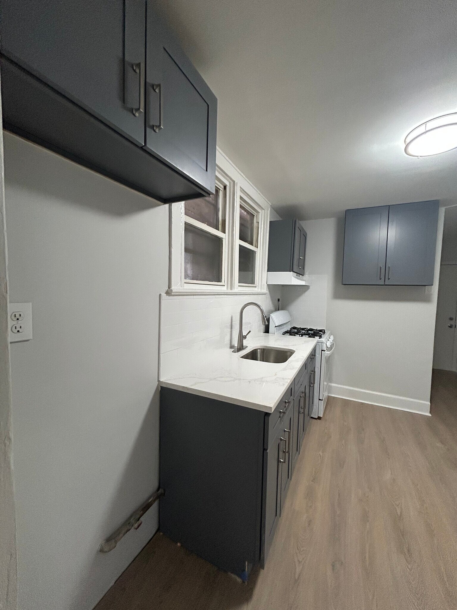 Building Photo - 243 Smith St