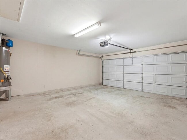 Building Photo - 1004 Downridge Dr