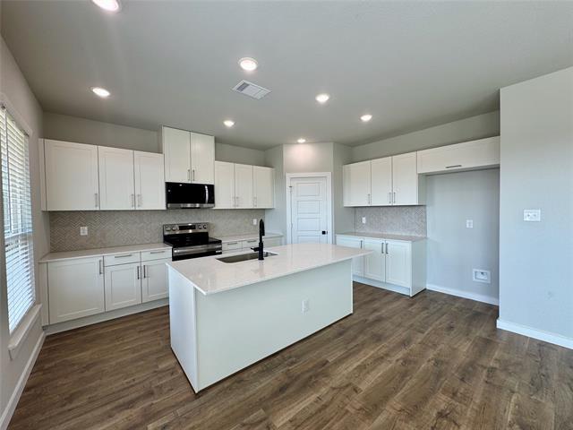 Building Photo - 3842 Clovis St