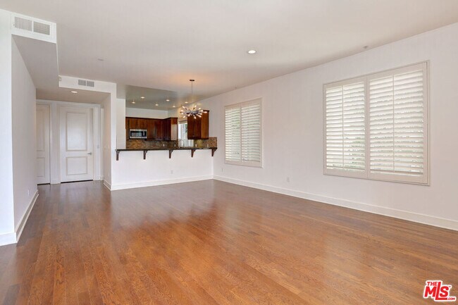 Building Photo - 11851 Laurelwood Dr