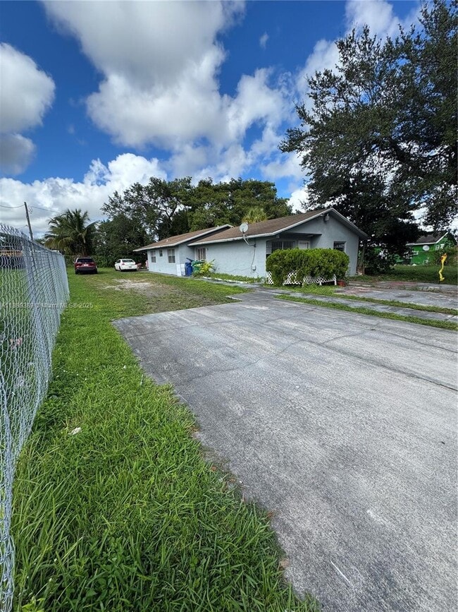 Building Photo - 757 NW 95th Terrace
