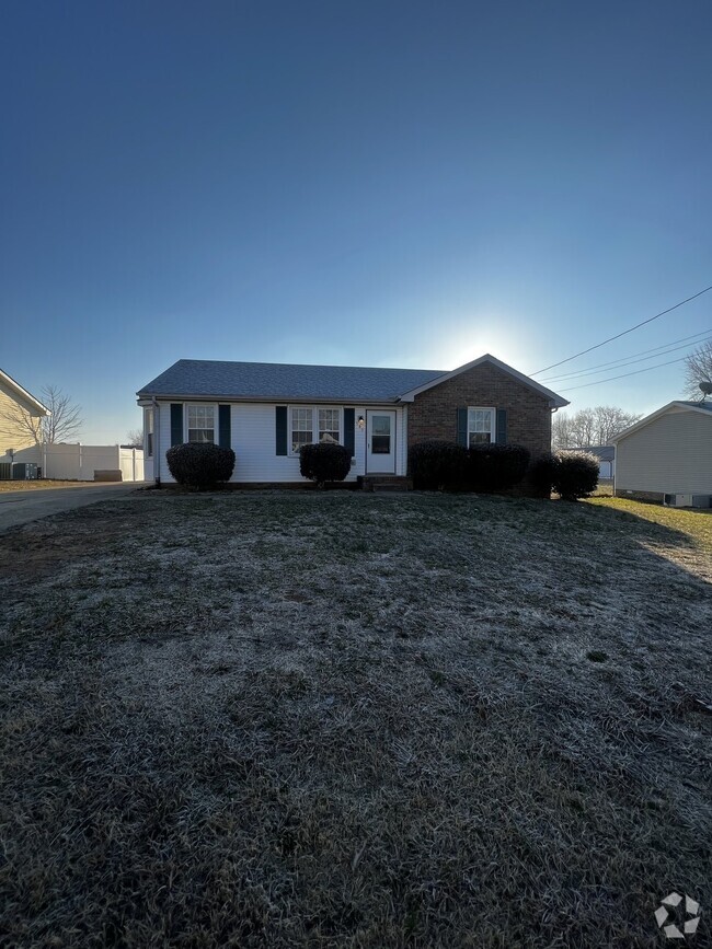 Building Photo - 585 Kathryn Ct