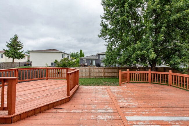Building Photo - 686 Chippewa Cir