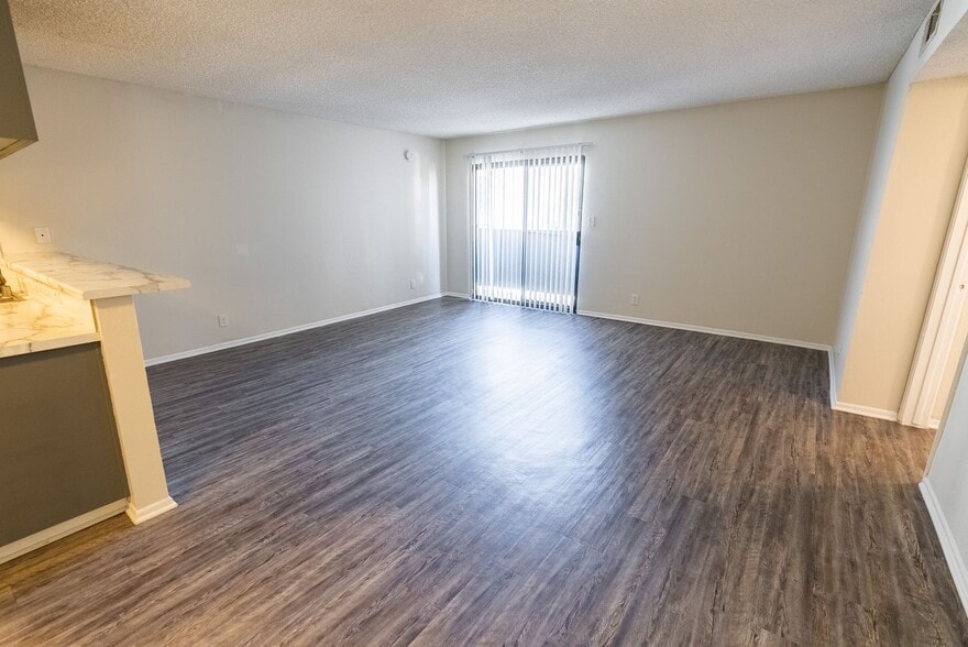 Interior Photo - 951 S. Oxford