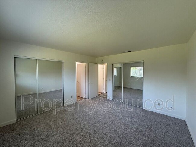 Building Photo - 1462 Snyder St