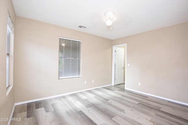 Building Photo - 18515 W Sunbelt Dr