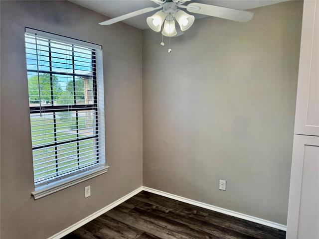 Building Photo - 301 Shady Grove Dr