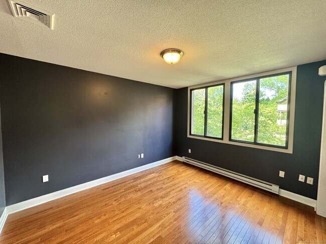 Building Photo - 795 Prospect Ave
