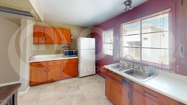 Building Photo - 457 S Paseo Quinta