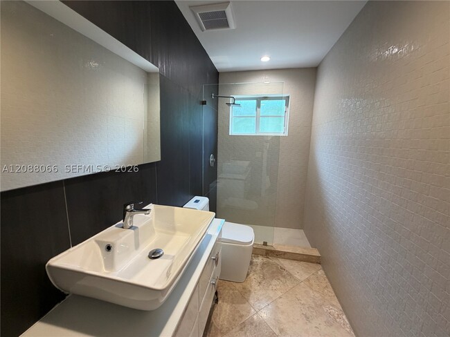 Building Photo - 9341 Dickens Ave