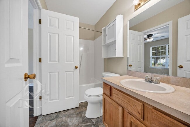 Building Photo - ONE STORY LIVING - MINUTES FROM EVERYTHING