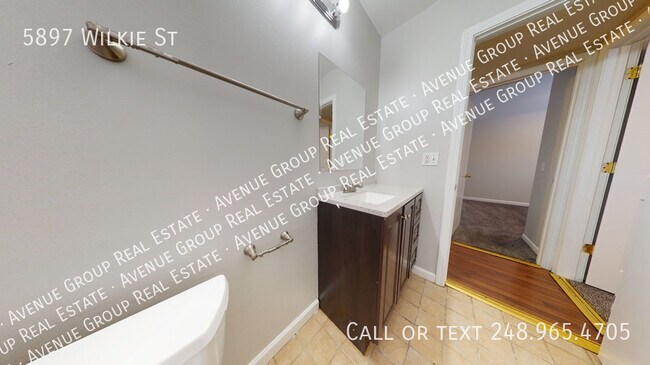 Building Photo - 5897 Wilkie St