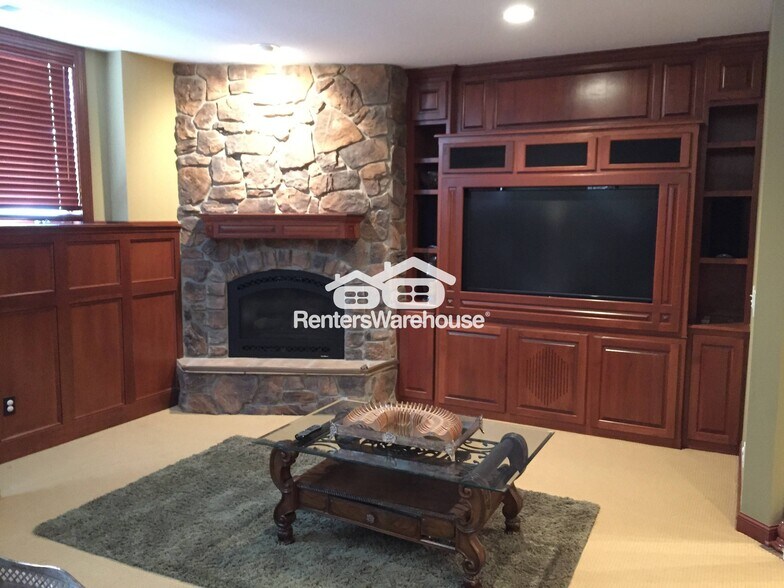 Building Photo - 2470 Arnold Palmer Dr