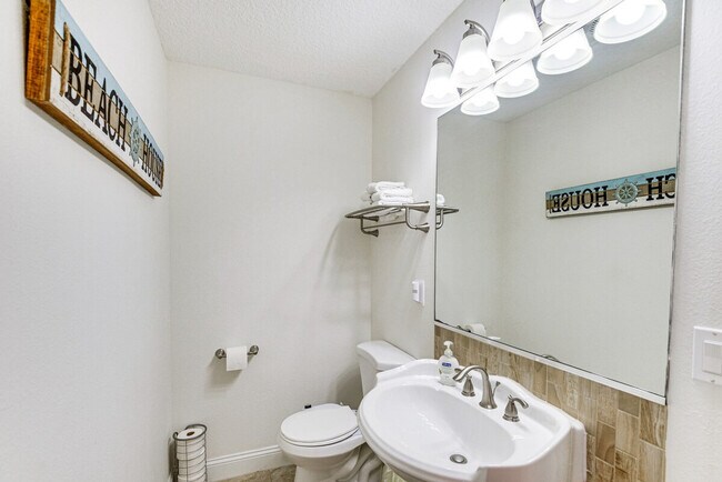 Building Photo - 2470 Ocean Shore Blvd