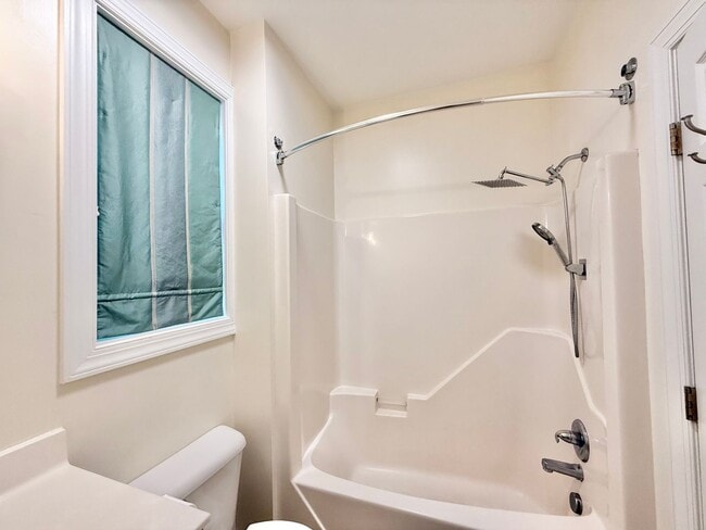 Building Photo - **OFFERING WAIVED APPLICATION FEES & $100 ...
