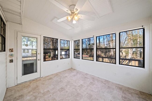 Building Photo - 1220 Ridge Rd