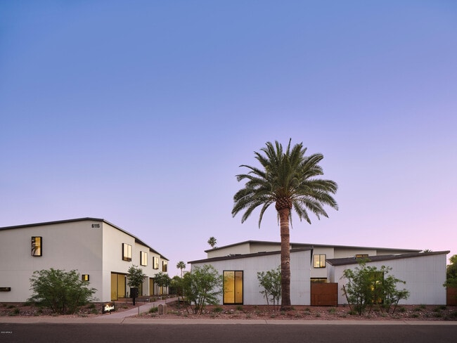Building Photo - 6115 E Hollyhock St
